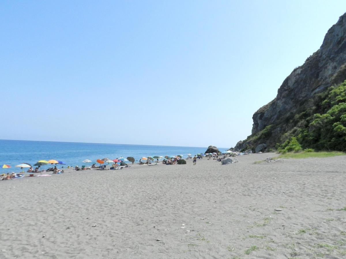 Apartment In Patti Marina: A Step Away From The Sea And From The Center! Exterior photo