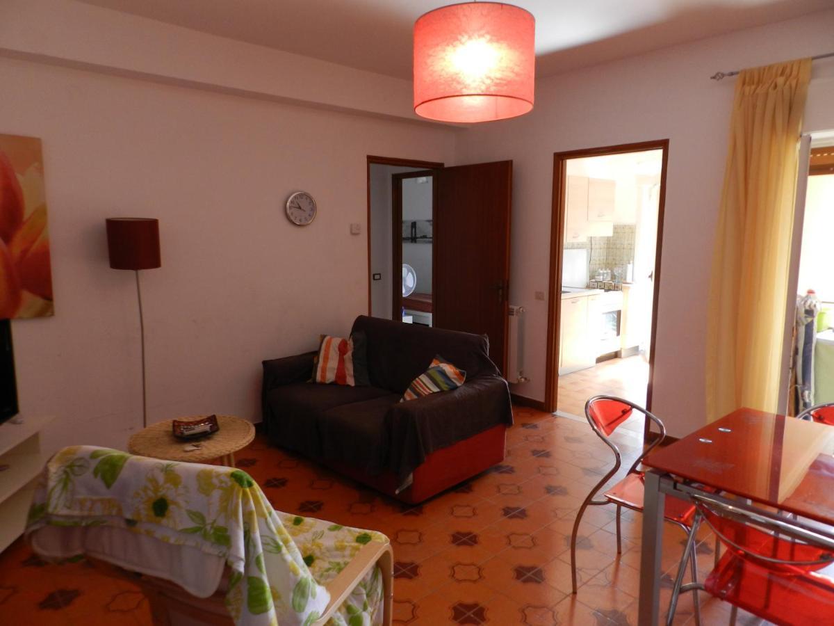 Apartment In Patti Marina: A Step Away From The Sea And From The Center! Exterior photo